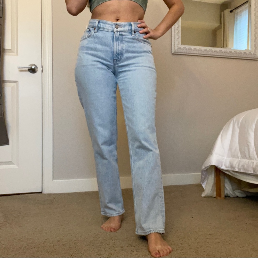 Abercrombie CURVE LOVE “Low” Rise 90s Straight Jeans